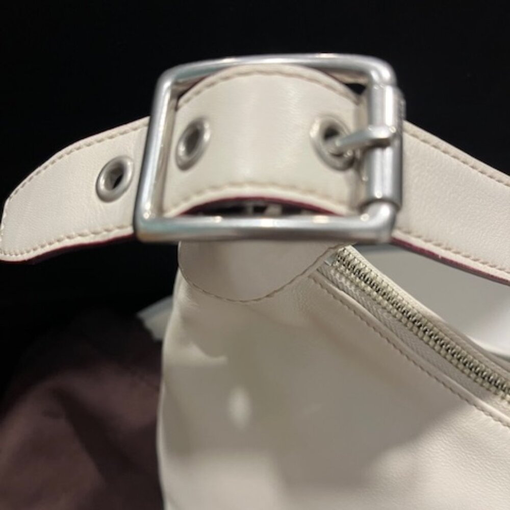 Coach Vintage Demi Legacy Handbag in Cream Leather H33 9566 - Picture 4 of 9